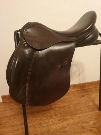 Image 1 of 17.5" Brown all Purpose saddle for sale.