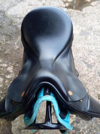 Image 3 of 18" Kent & Masters HW dressage saddle