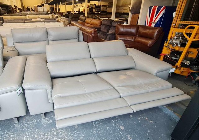 Image 17 of Italian Lucio grey leather electric pair of 3 seater sofas