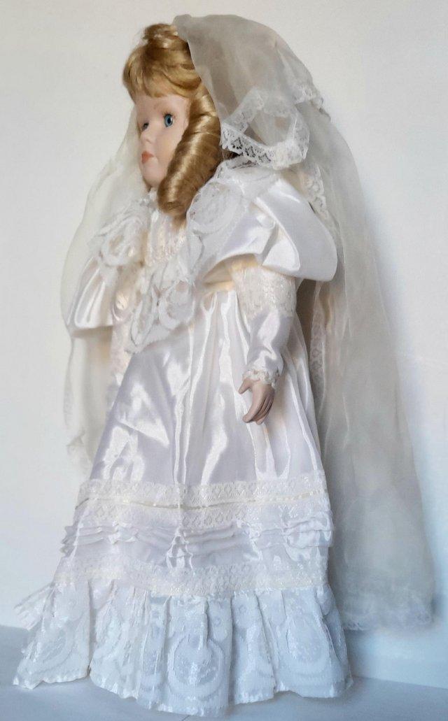 Preview of the first image of LEONARDO PORCELAIN BRIDE DOLL.