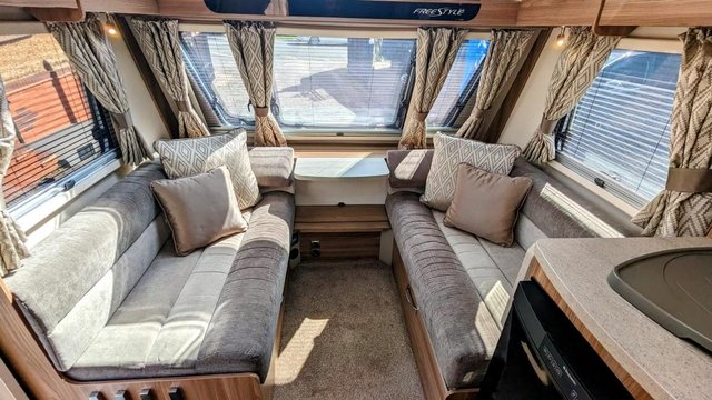 Image 4 of STUNNING SWIFT FREESTYLE - 2017 4 BERTH CARAVAN WITH AWNING