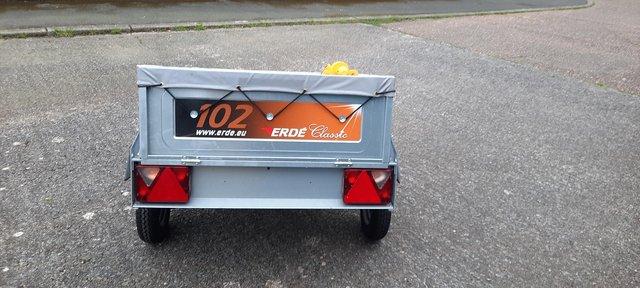 Preview of the first image of Erde 102 classic trailer.