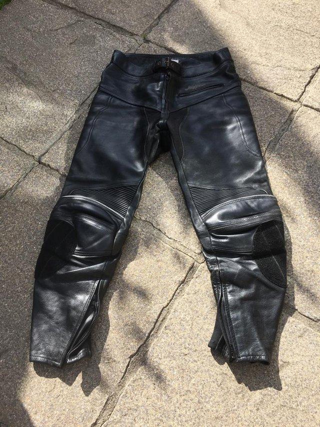 Preview of the first image of BUFFALO LEATHER MOTORCYCLE TROUSERS WSIST 36 LEG 30 NICE CON.