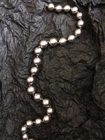 Image 3 of VOLUPTUOUS SIVER-GREY PEARL NECKLACE!