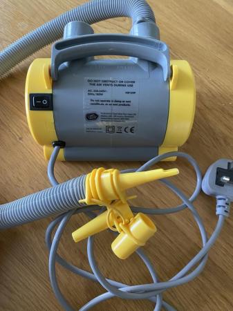 Image 2 of Electric air pump for paddling pool or inflatable