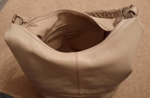 Image 3 of Cream Leather Ladies Hotter Handbag