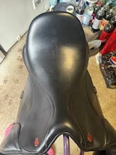 Image 3 of 17.5 inch black Kent and masters S-series dressage saddle