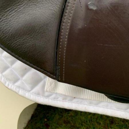 Image 24 of Thorowgood t8 17 inch Compact saddle