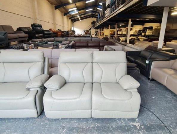 Image 7 of La-z-boy Raleigh grey leather electric 3+2 seater sofas