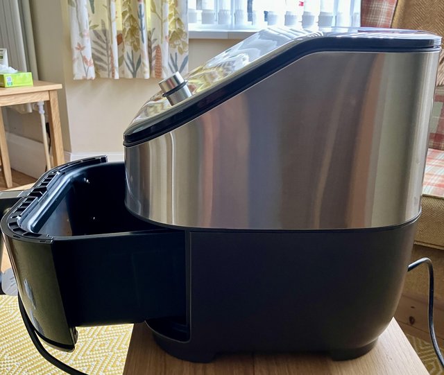 Preview of the first image of Instant vortex Air fryer.