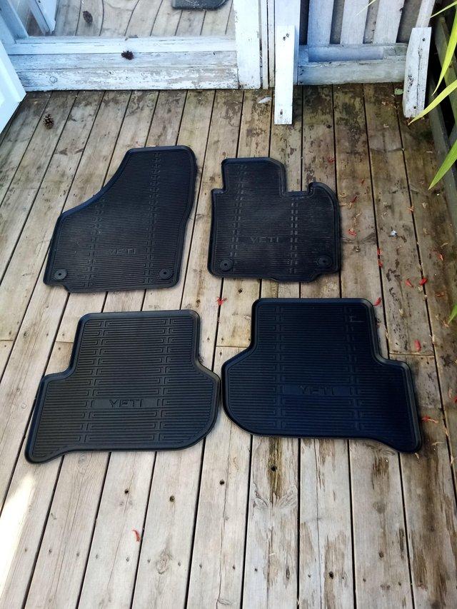 Preview of the first image of Skoda Yeti genuine rubber mats.