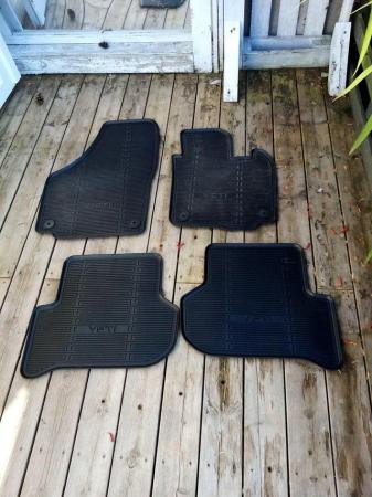 Image 1 of Skoda Yeti genuine rubber mats