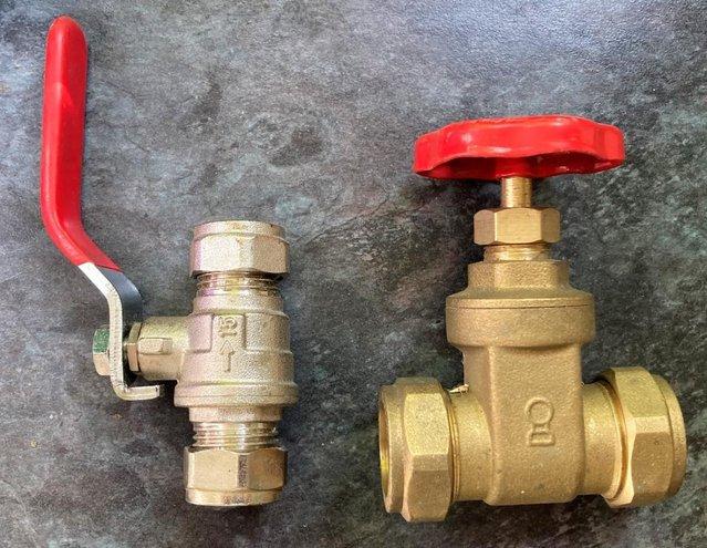 Preview of the first image of NEW WESSEX GATE VALVE LEVER VALVES BUNDLE 28mm 15mm PLUMBING.