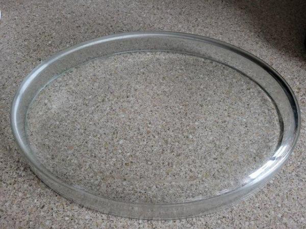 Image 2 of Pyrex Oval Glass Roasting Dish Large 4L