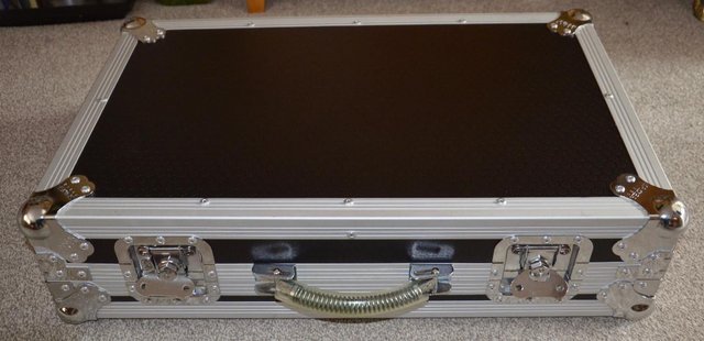 Image 2 of SPIDER PEDALBOARD FLIGHT-CASE - Large 6” X 17” X 27” NOW £89