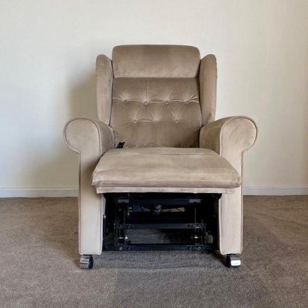 Image 9 of LUXURY ELECTRIC RISER RECLINER BROWN CHAIR ~ CAN DELIVER
