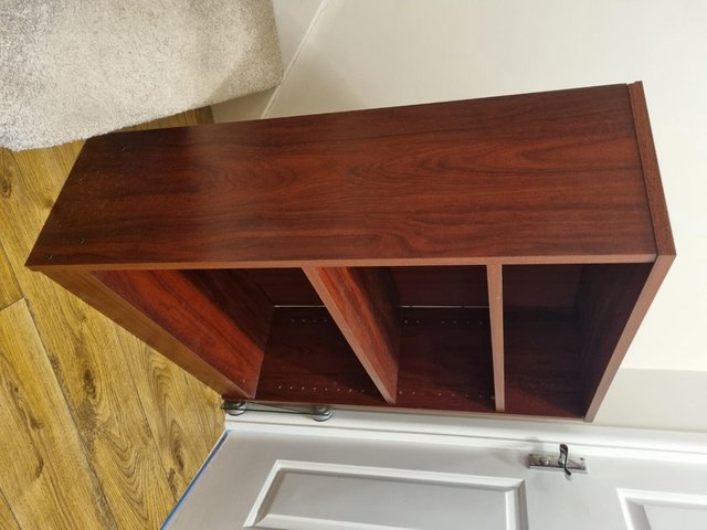 Preview of the first image of Small Bookcase Mahogany effect excellent condition.