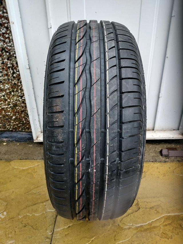 Preview of the first image of BRIDGESTONE TURANZA ER300 215x55x16".