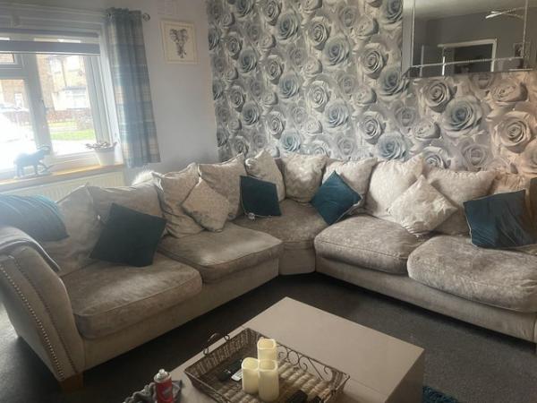Image 2 of Scs corner sofa beige scatter back