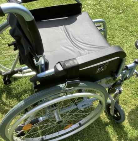Image 2 of Excellent Lightweight folding Wheelchair
