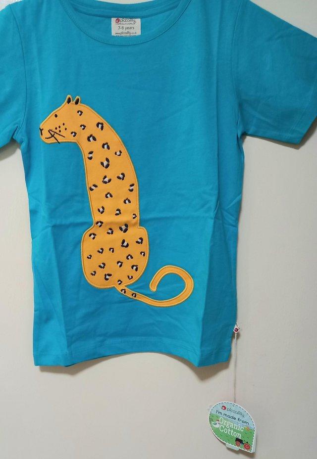 Preview of the first image of Unisex Leopard T - ShirtNew 7 - 8 Or 9- 10 Years.