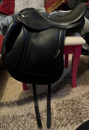 Image 2 of Silhouette Mono Flap Dressage Saddle