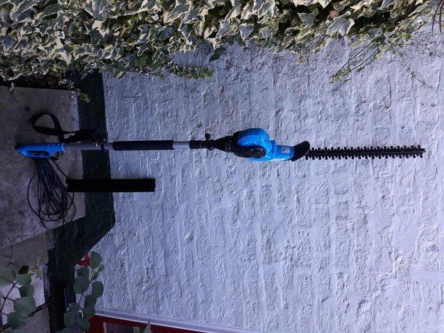 Preview of the first image of Maximo Electric Hedge TrimmerLong reach.