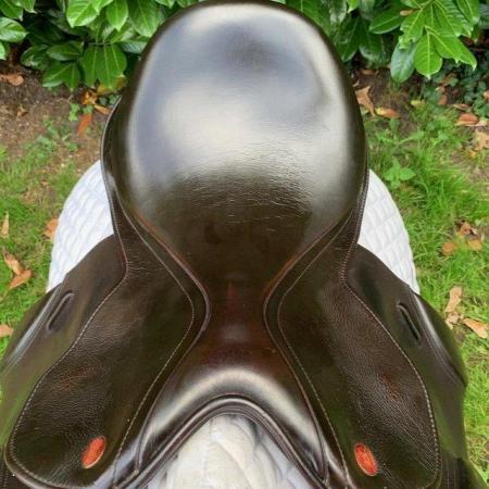 Image 7 of Kent & Masters 17.5 inch  S-Series Compact saddle