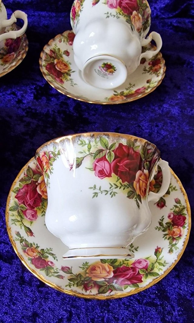 Preview of the first image of Set of 6/Old Country Roses/Royal Albert/Bone China/Teacups.