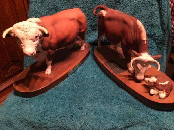 Image 2 of Beswick Hereford Bull Cow and Calf on wooden plinth