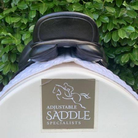 Image 18 of Bates 16 inch dressage saddle
