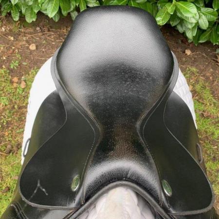 Image 6 of Thorowgood T6 Robert Whitaker 17 inch Jump saddle