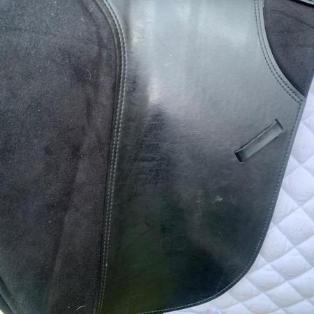 Image 2 of Thorowgood T4 17 inch dressage saddle