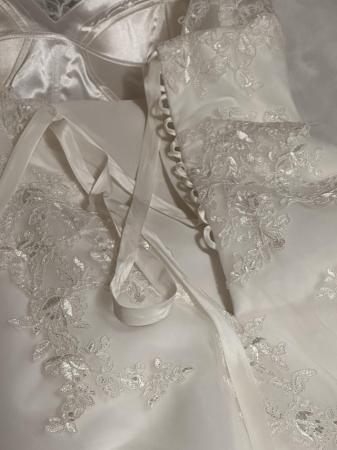 Image 3 of Wedding dresslike new in white