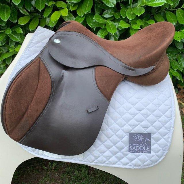Preview of the first image of Thorowgood T4 17 inch gp saddle.