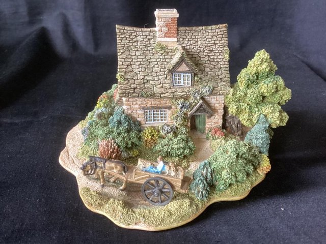 Preview of the first image of Lilliput Lane CRUCK END, (Anniversary Cottage).