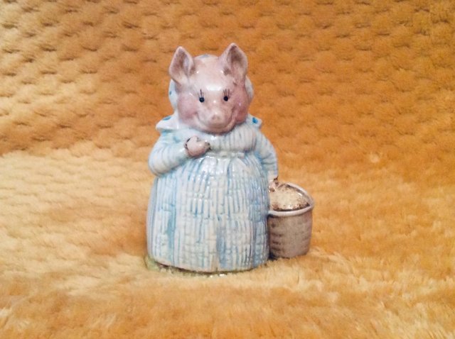 Preview of the first image of Beatrix Potter’s Aunt Pettitoes Figure.