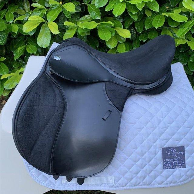 Preview of the first image of Thorowgood T4 17  inch gp saddle (s3199).