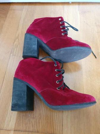 Image 3 of Womens size 5.5 to 6.5 red leather ankle boot