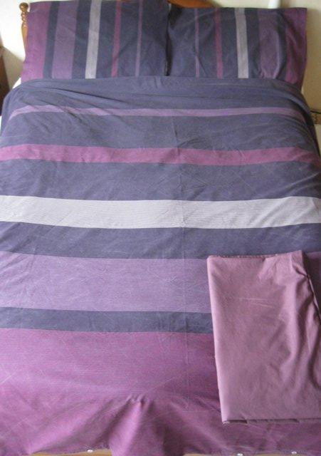Preview of the first image of Double Purple striped Quilt Cover and sheet.