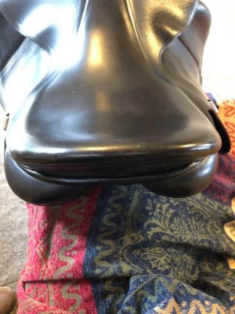 Image 2 of Bates Innova Black leather dressage saddle 17.5