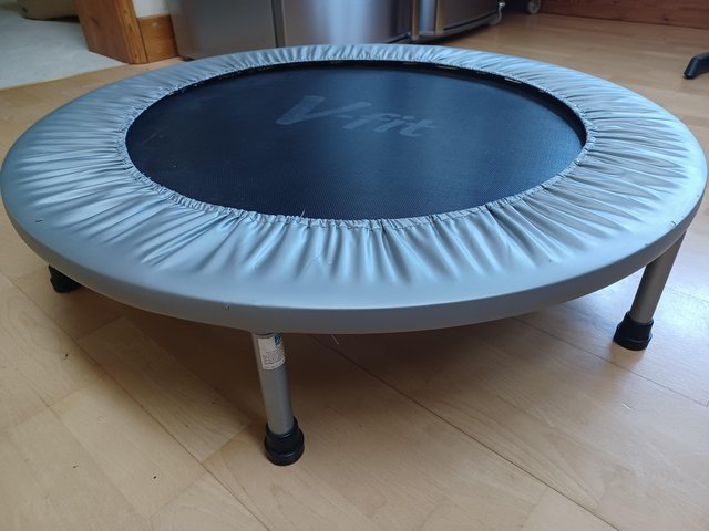 Preview of the first image of V-fit mini Trampoline/Rebounder/Trampette.