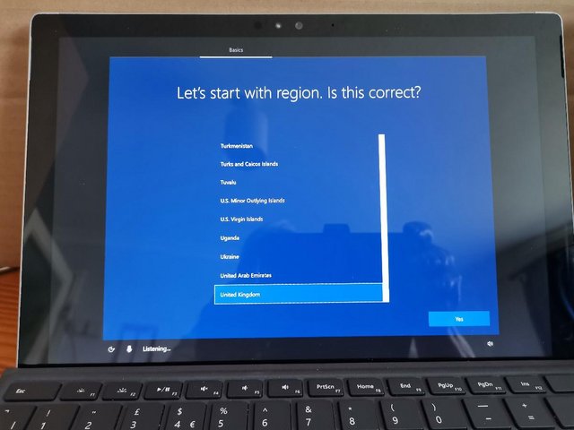 Preview of the first image of Microsoft Surface Pro 4 i5-6300U 2.4GHz.