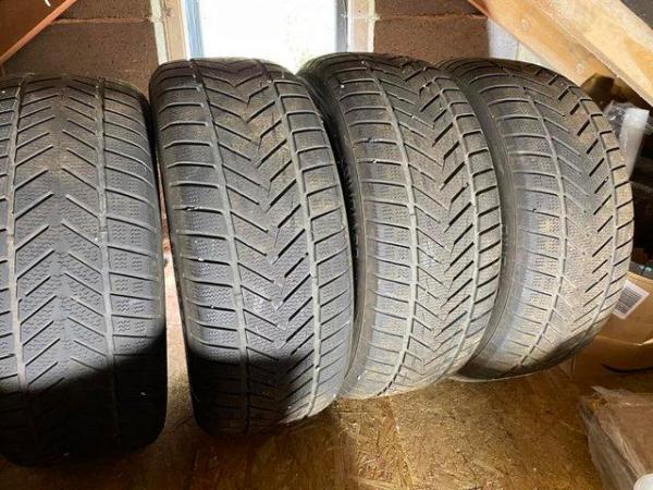 Image 3 of Winter tyres x 4. Vredstein Wintrac Xtreme S. 225/50xR17