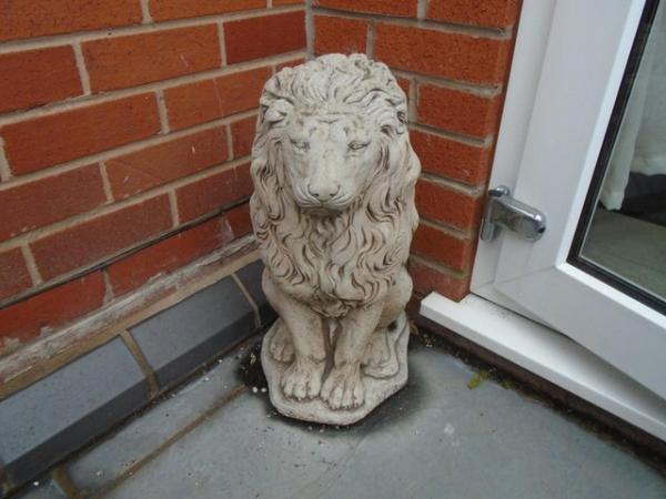Image 1 of LION GARDEN STATUE - Large & Very Heavy !!