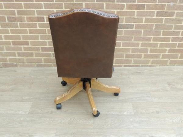Image 6 of Compact Gainsborough Chair with an Oak Frame (UK Delivery)