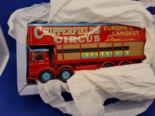 Image 2 of Corgi classics 97896 Chipperfields circus