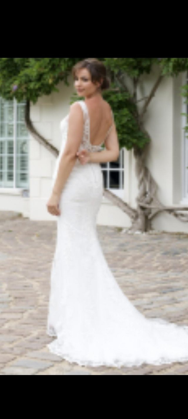 Preview of the first image of I ovely ivory wedding dress.........