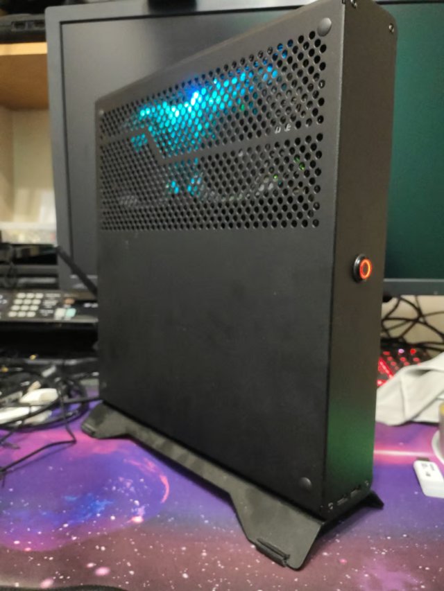Preview of the first image of ITX Gaming PC - Delidded 8086k Liquid Metal - 16GB RAM - EVG.