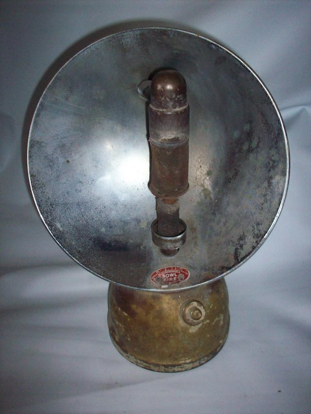 Preview of the first image of Vintage Bialaddin Bowl Fire Heater Lamp.
